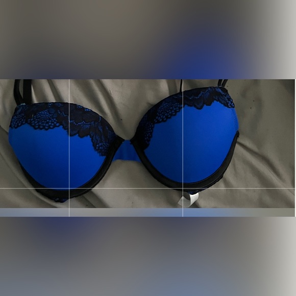 “Contrast lace push up bra” dark blue with black. Never worn, to small for me. - Picture 1 of 2